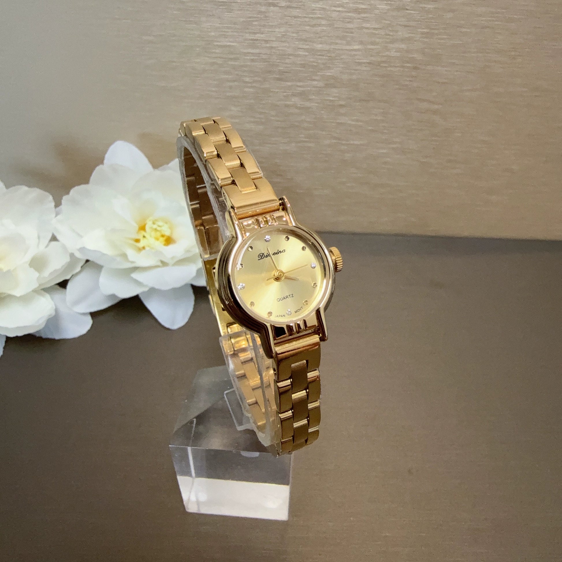 Magdalena Retro Round Watch - Gold Link Strap [F3WKJ1ZF]