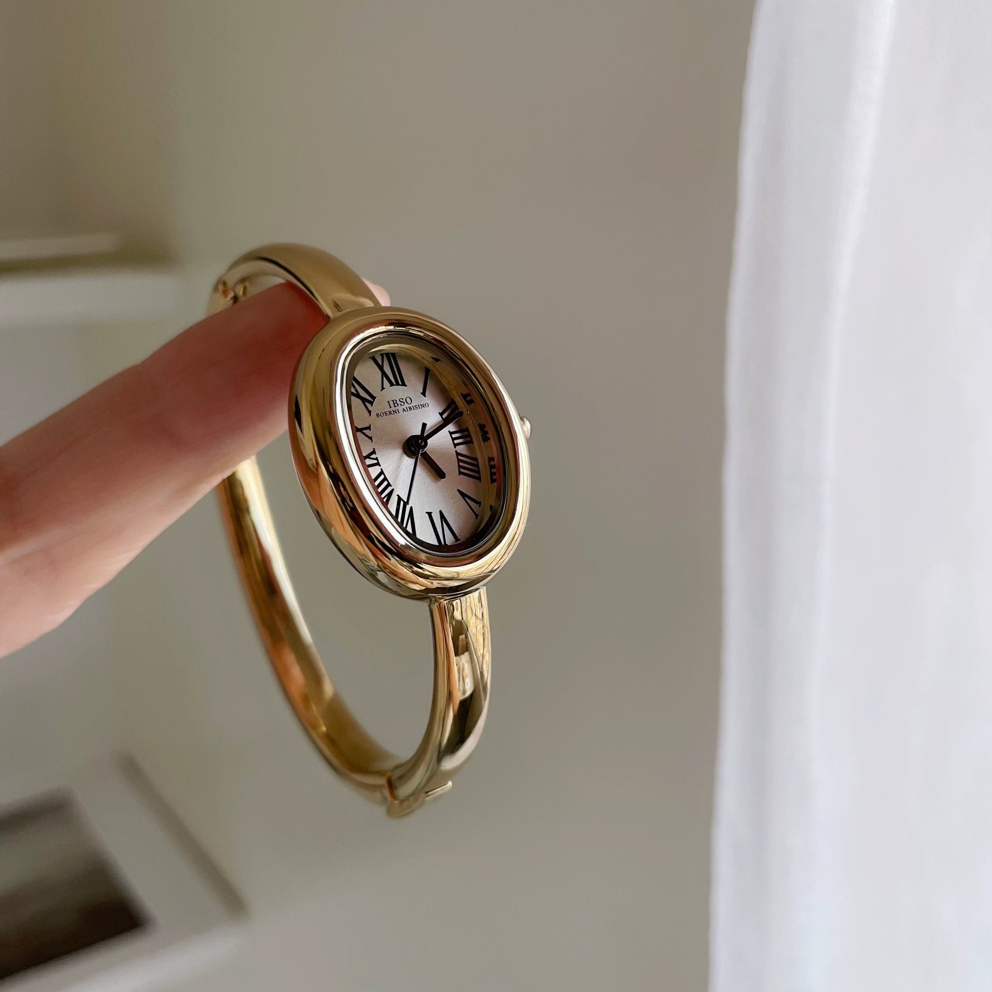 Kaydee Elliptical Bracelet Watch - Gold [REDSR7JM]