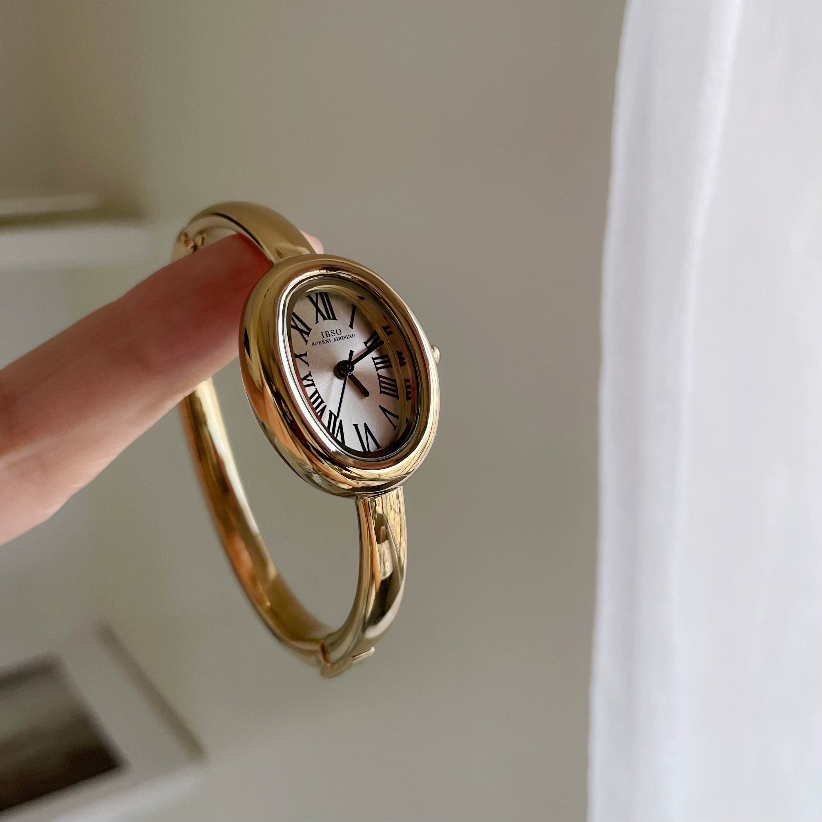 Kaydee Elliptical Bracelet Watch - Gold [REDSR7JM]