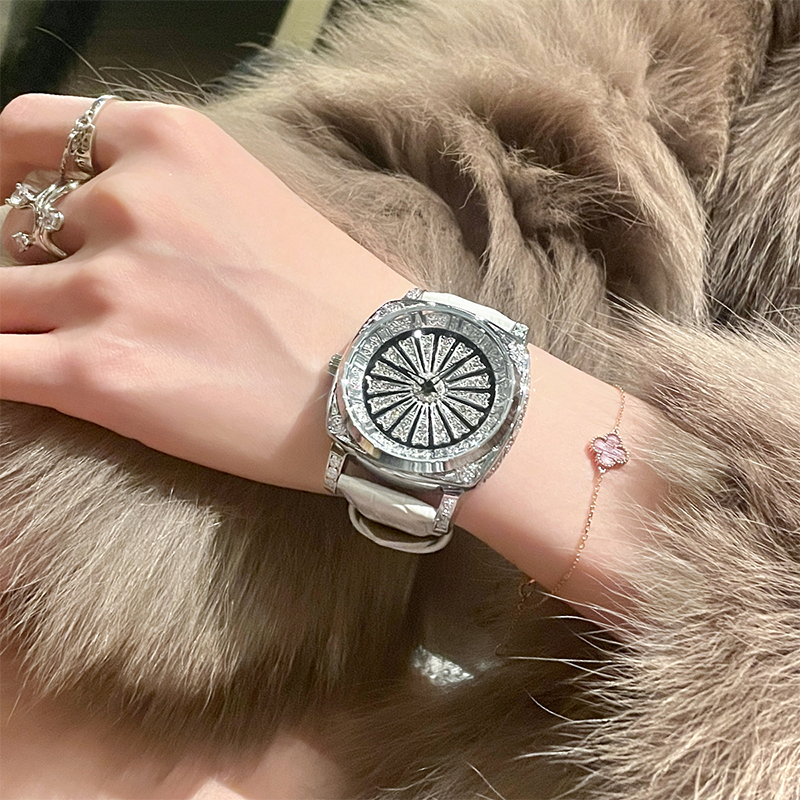 Jamari Pentagram Sparkle Watch - White Silver
