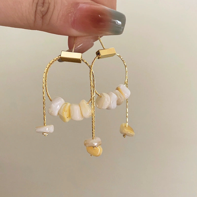 Lucie Shell Chain Drop Earrings - Pull-Through Silver Needle Earrings [RWH55Z4K]
