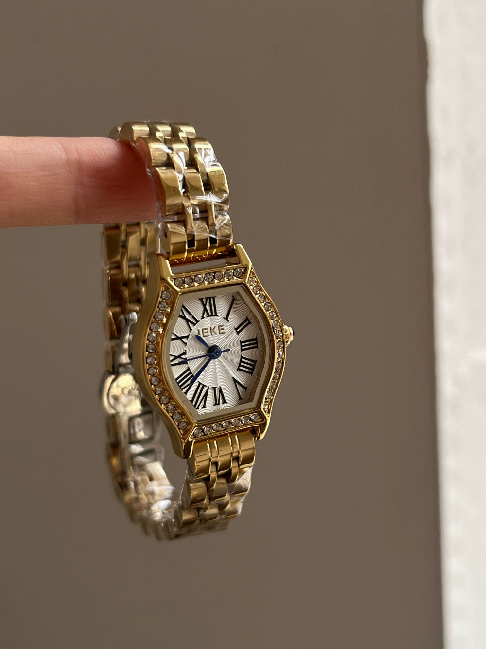Milliana Barrel Diamond Watch - Gold Band White Dial [IWZRG2EF]