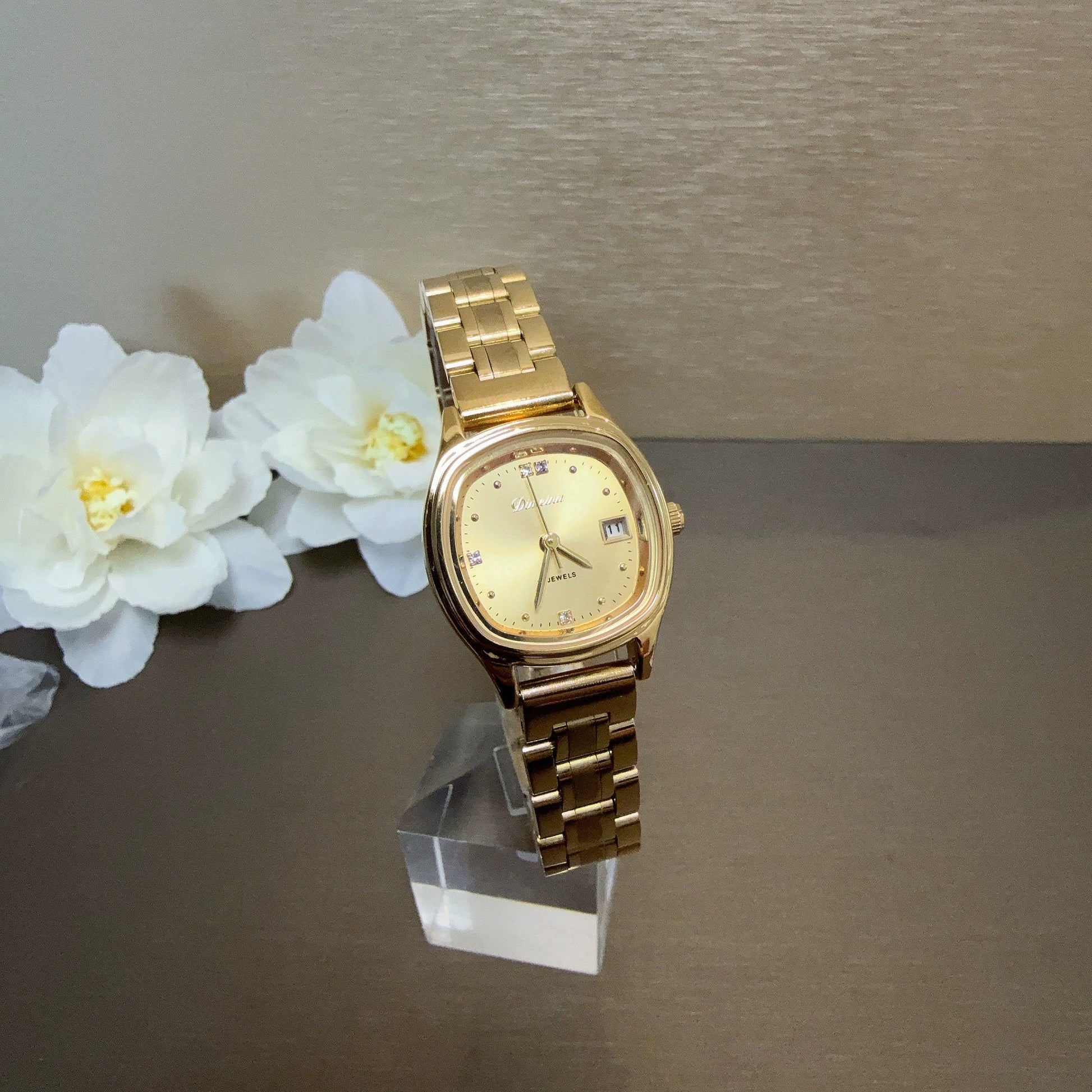 Alynna Luxe Square Calendar Watch - Gold Gold Face Steel Strap