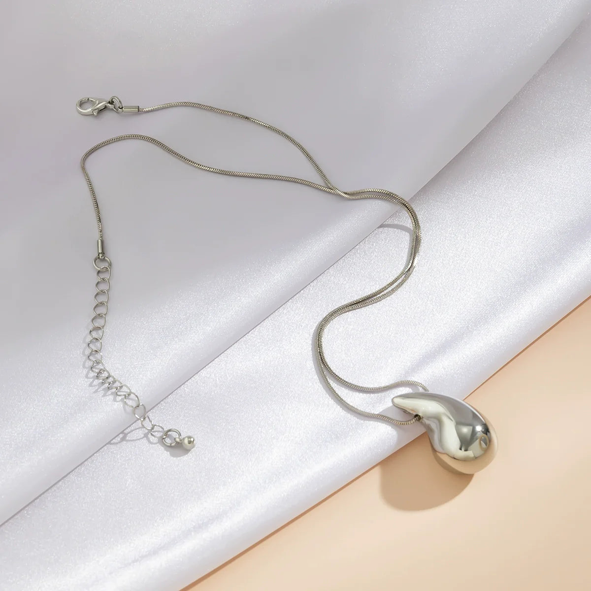 Amanda Serpentine Chain Jewelry - Necklace Silver