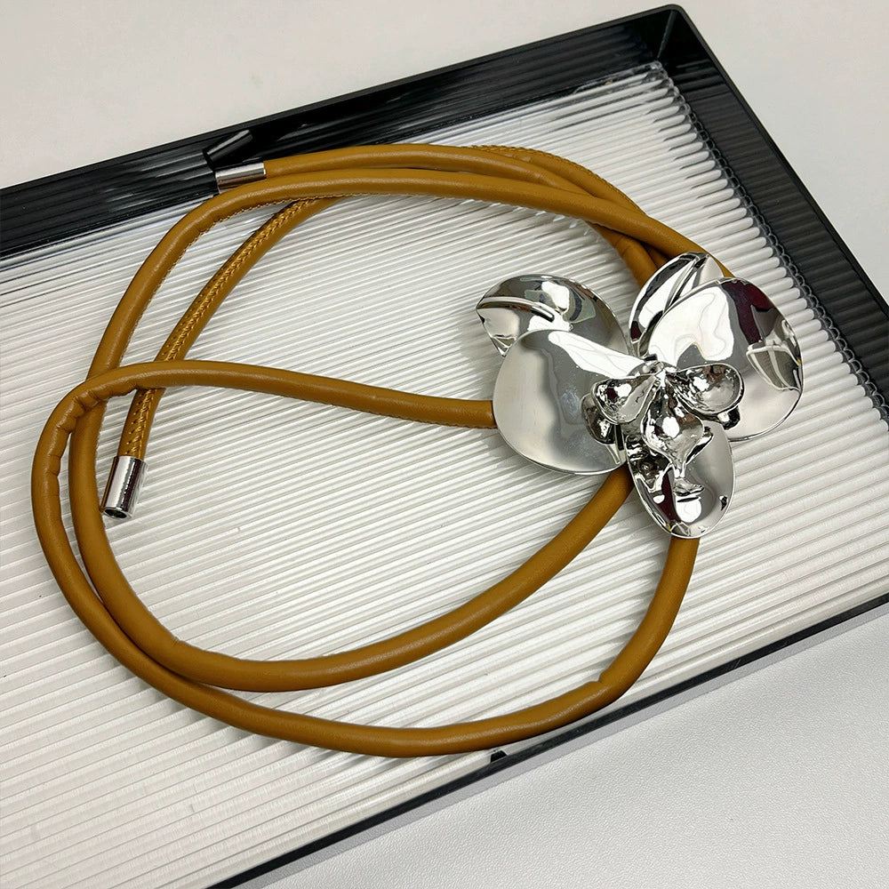 Emorie Tulip Faux Leather Belt - Brown [NRLFFVDN]