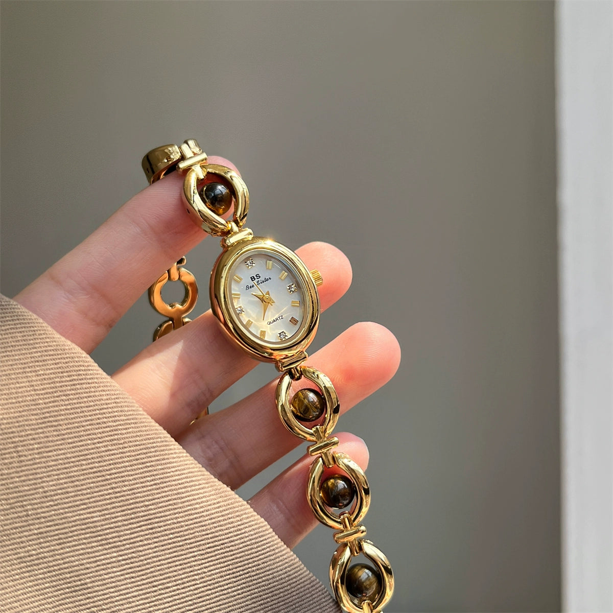 Emberlynn Retro Bracelet Watch - Amber Gold White [JVBG7G35]