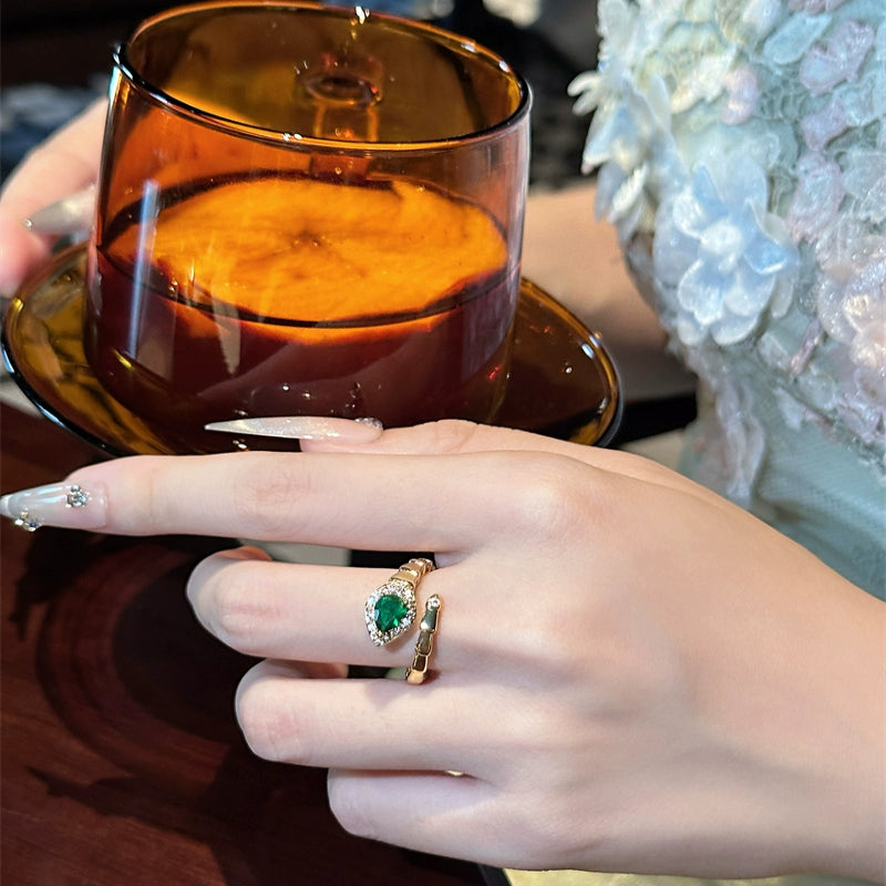 Hailyn Emerald Snake Ring - One Size Open [TSAFDH2W]