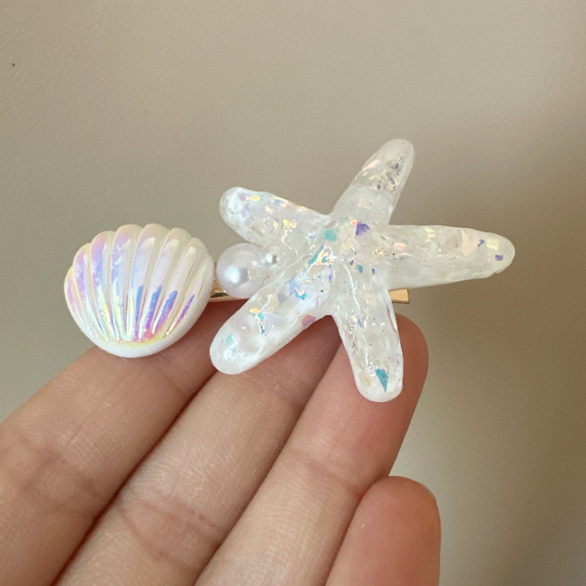 Oaklyn Iridescent Starfish Hair Clip - Single Shell Starfish Clip [ZHEX5N39]