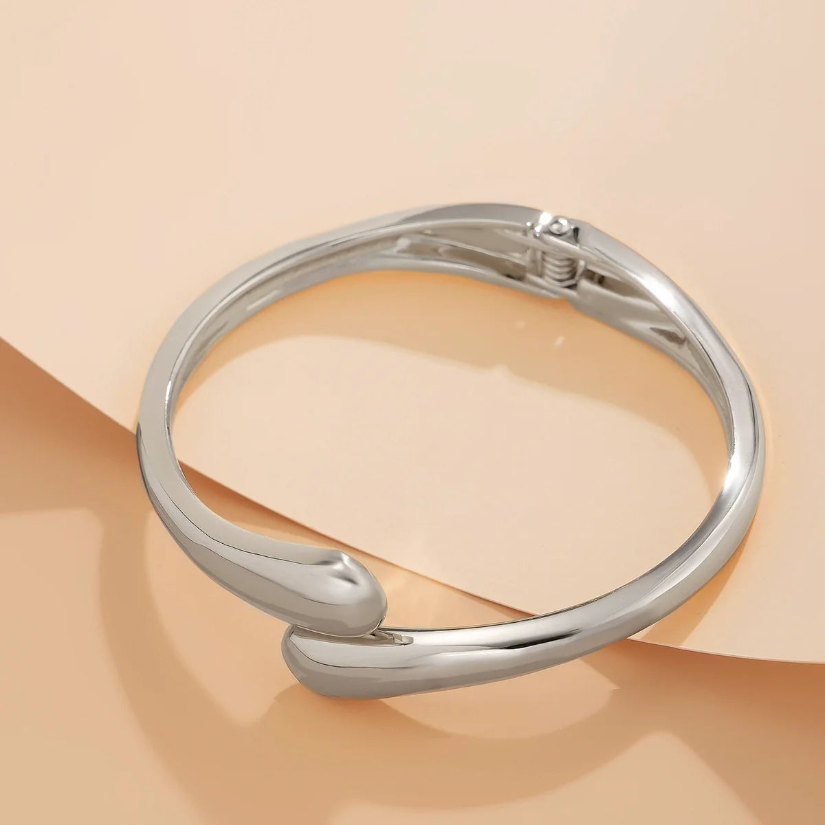 Khadija Teardrop Spring Bangle - Silver