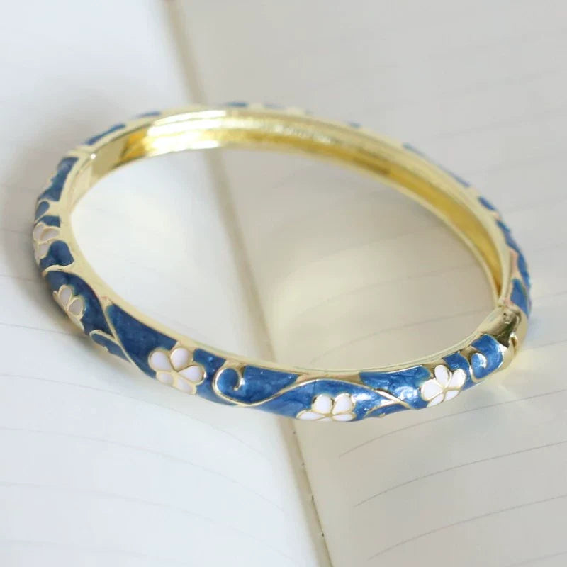 Lakelynn Delicate Floral Bangle - Blue