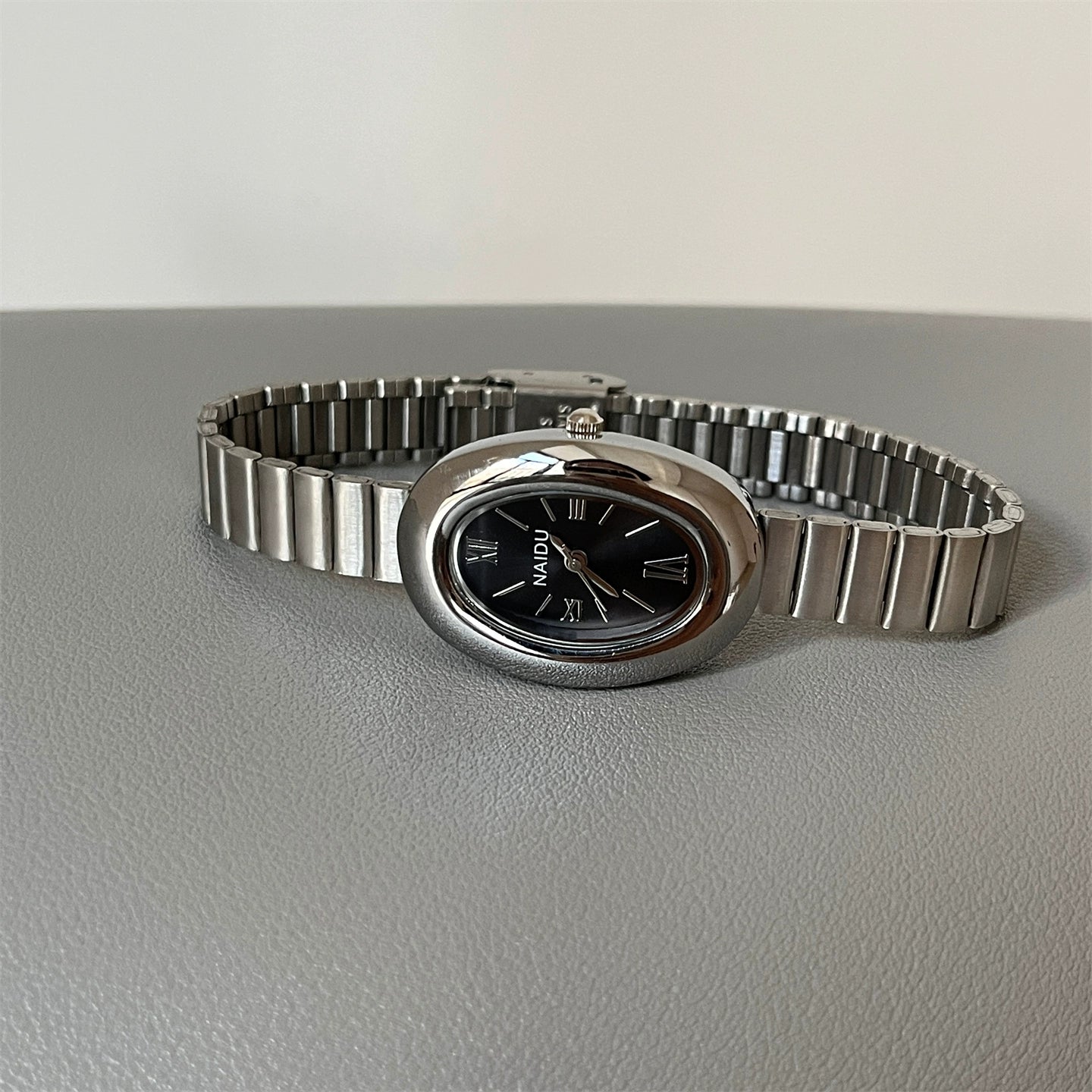 Elyzabeth Oval Retro Watch - Silver Bamboo Knot Half Roman Black Dial [GL9OZV5F]
