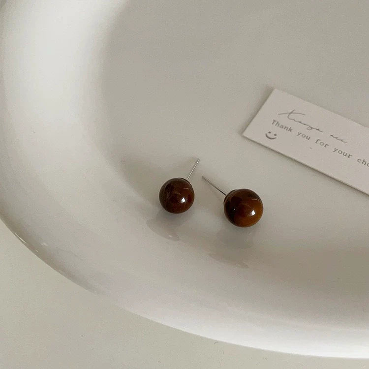 Glory Vintage Amber Eye Studs - Medium