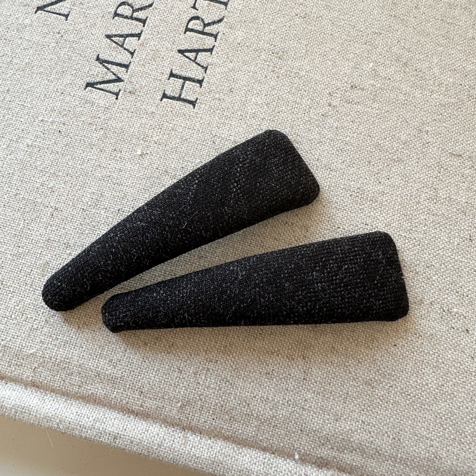 Yelitza Minimalist Fabric Hair Clip - Black Thin Triangle (Pair) [76XSI75D]