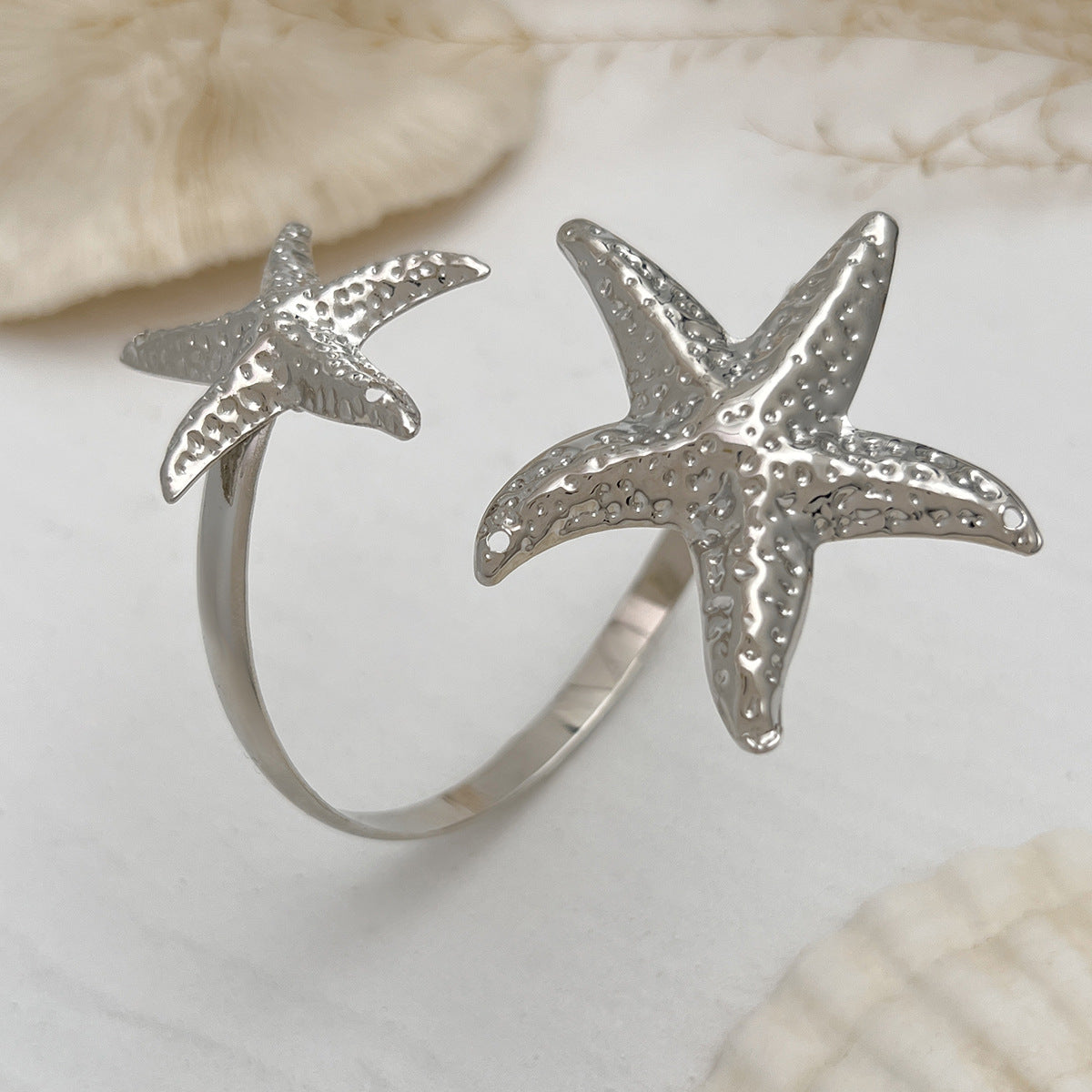 Zaryah Sculpted Cuff Bracelet - Silver Starfish [2MBTU45G]
