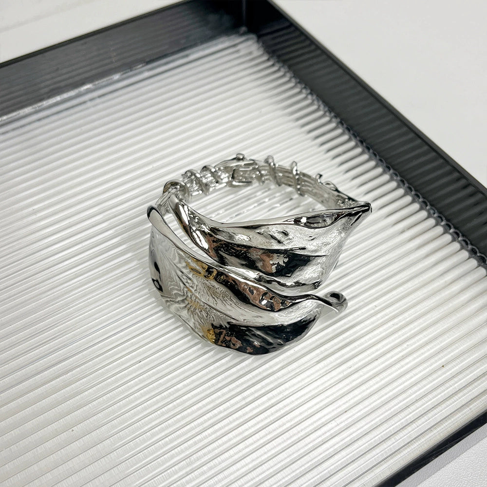 Alaynah Statement Leaf Bracelet - Silver Bracelet [LO104Z35]