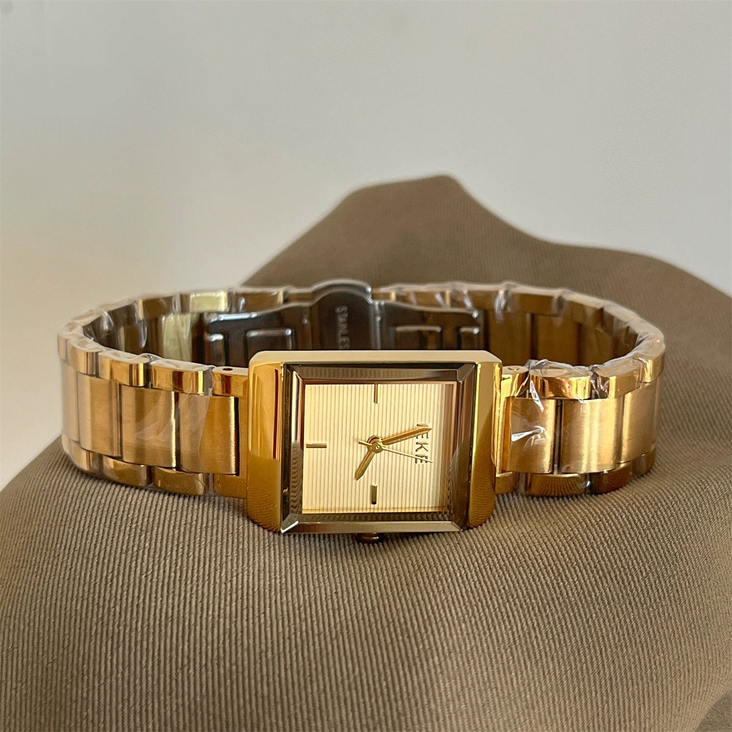 Joshlynn Elegant Square Watch - Gold Band Gold Dial [4PC5MU35]