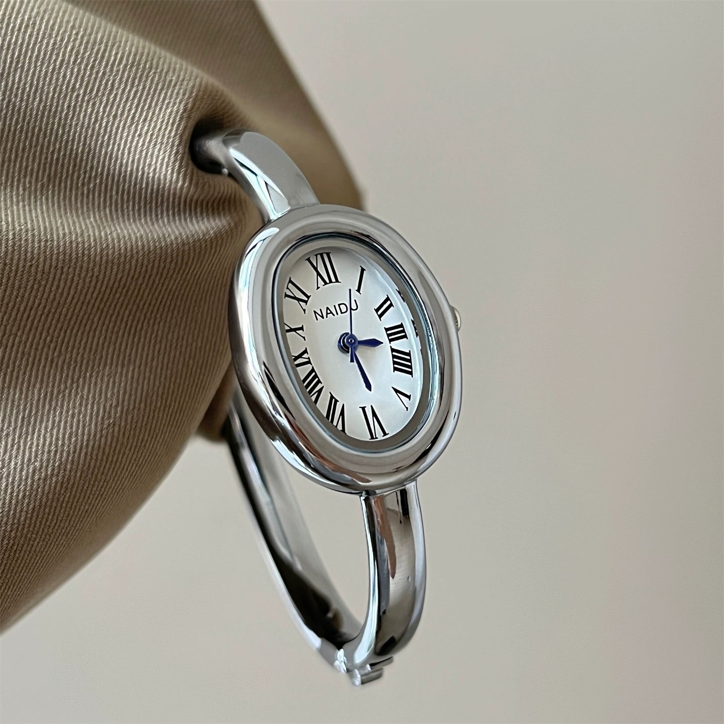 Elyzabeth Oval Retro Watch - Silver Bracelet White Dial [M1RAMXD7]
