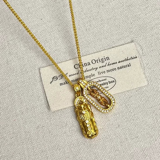 Chloey Fortune Charm Necklace - Pixiu & Vajra Pendant Necklace (Gold Plated) [6TK0SHIZ]