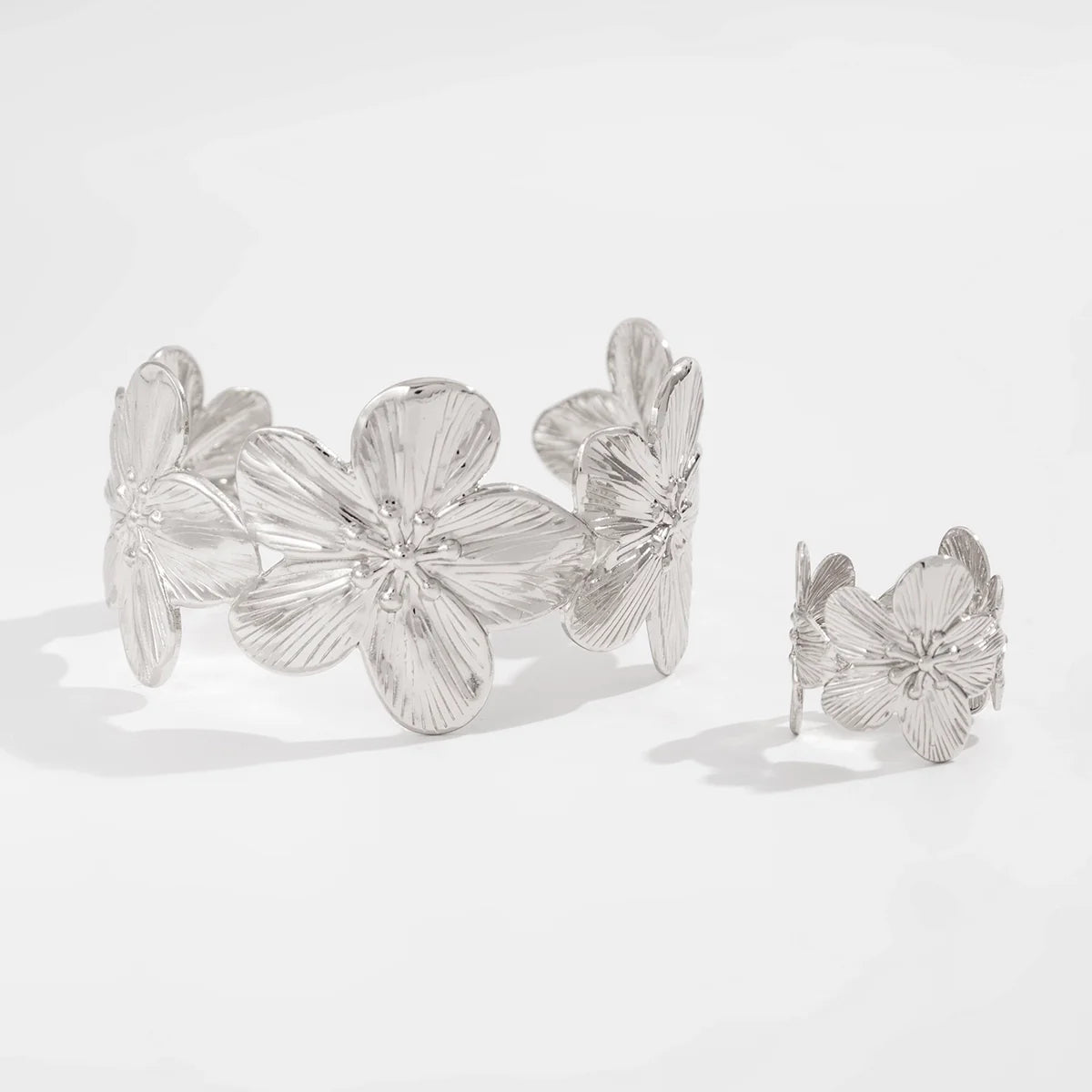 Chiamaka Bloom Ring Bracelet Set - Silver Flower