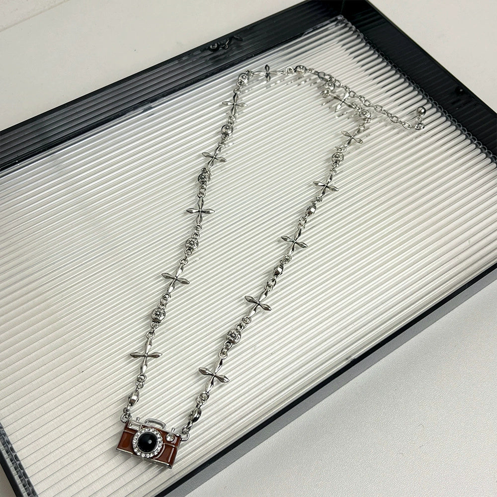 Saryah Retro Camera Pendant Necklace - Retro Brown Camera Necklace [NGC3CO0C]