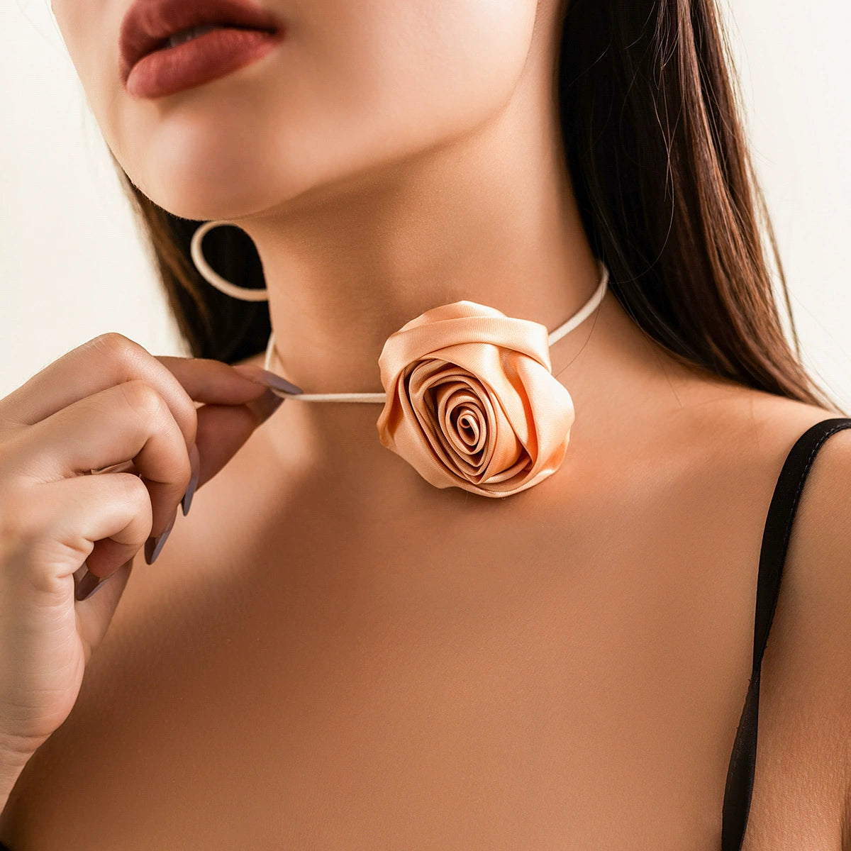 Cleopatra Velvet Camellia Choker - Korean Pink [J2P7NICC]