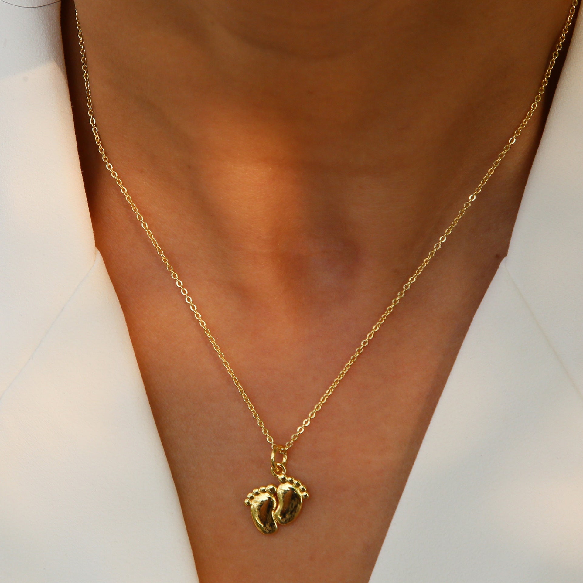 Mirra Golden Mama Necklace - MAMA Pendant Style A [GX5JP39W]