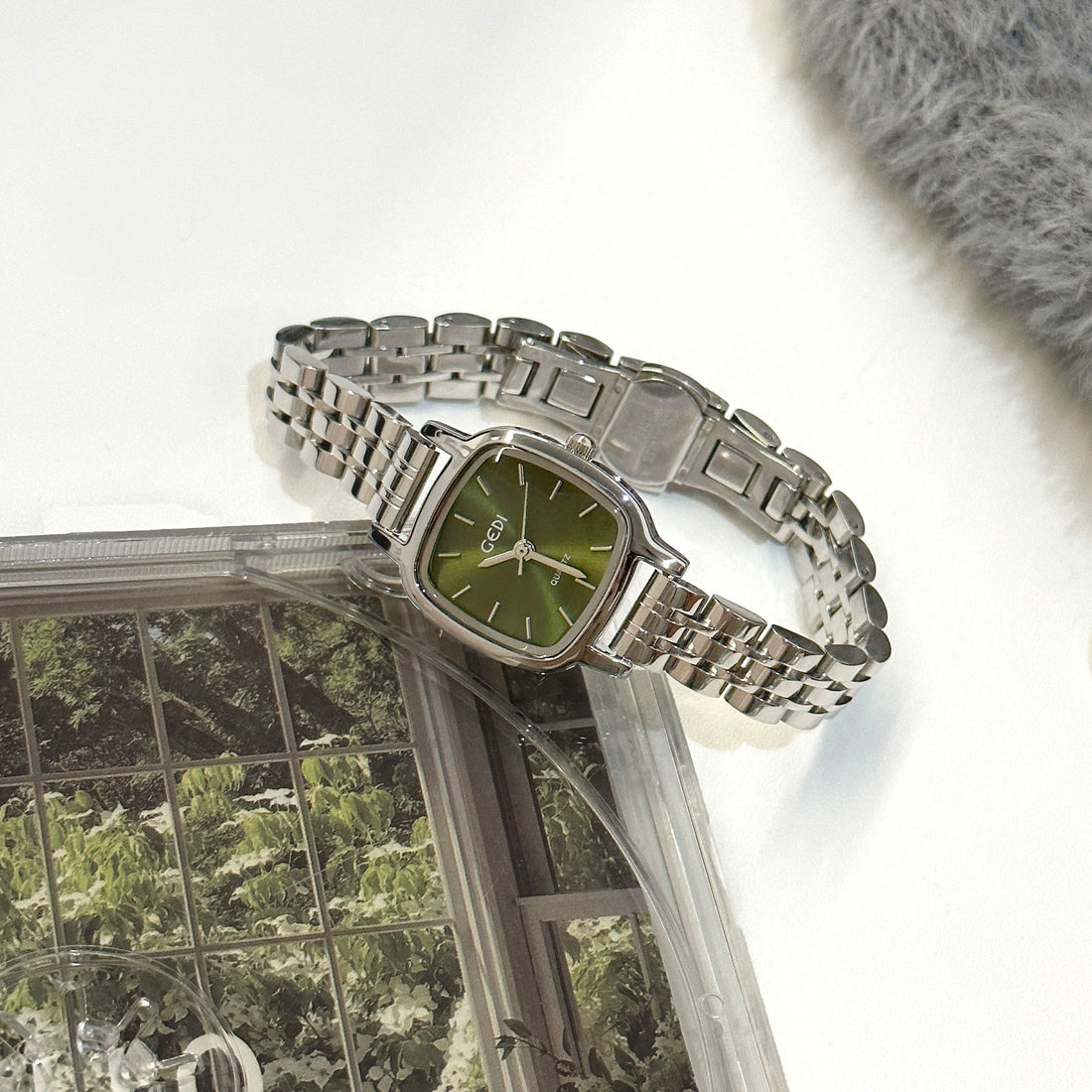 Madison Emerald Bracelet Watch - Bracelet-Style Small Silver [J16UJBTY]