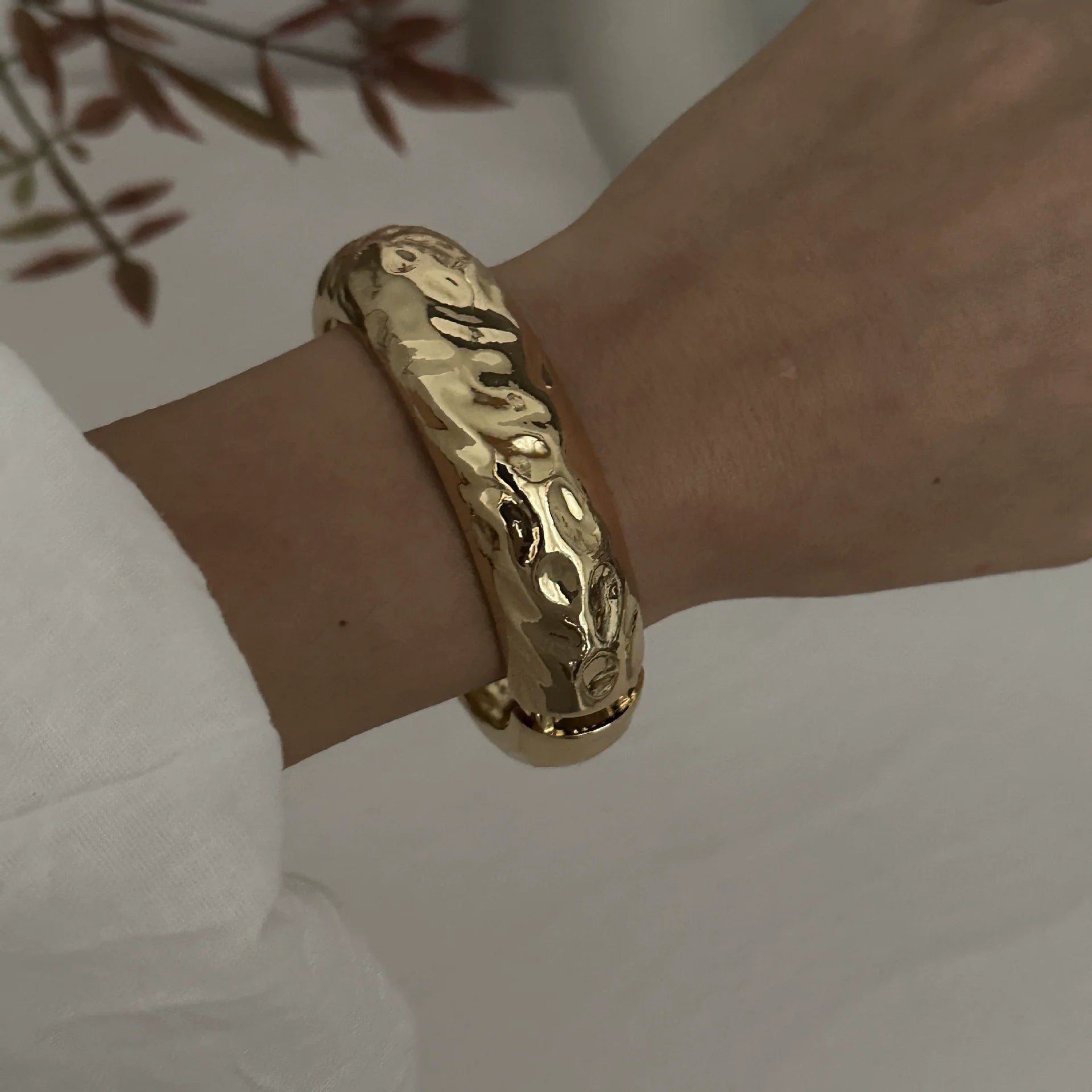 Kylan Sculptural Gold Cuff - Gold Narrow