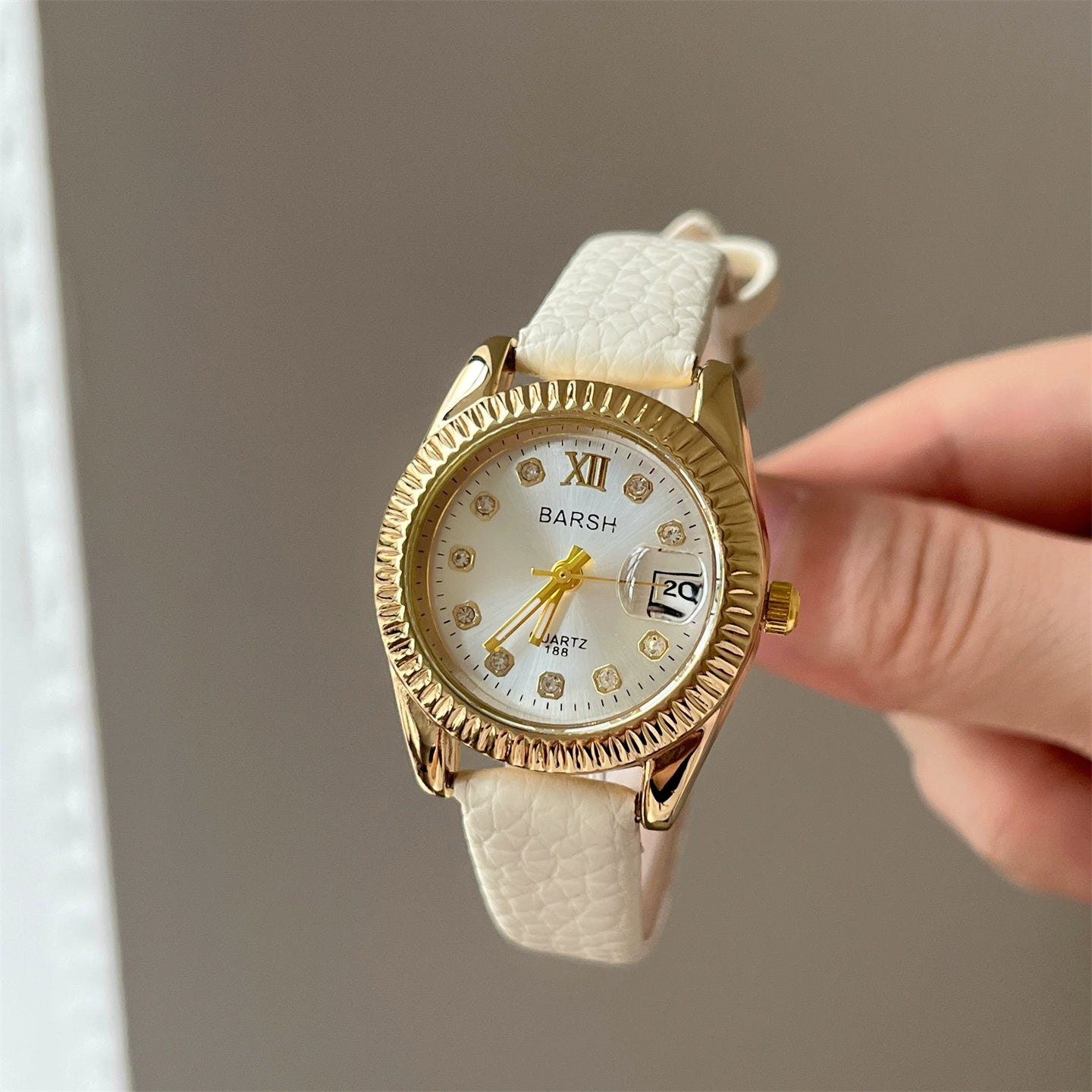 Oumou Retro Convex Watch - White Strap, Gold Frame, White Dial [5VU9PR56]