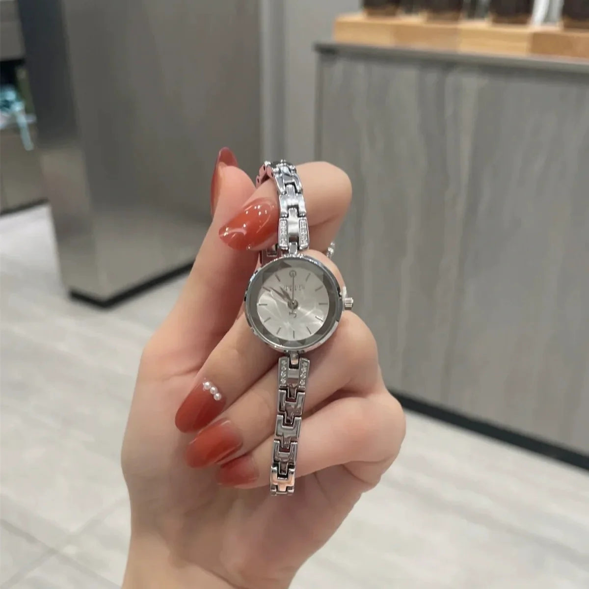 Idy Elegant Petite Bracelet Watch - Silver