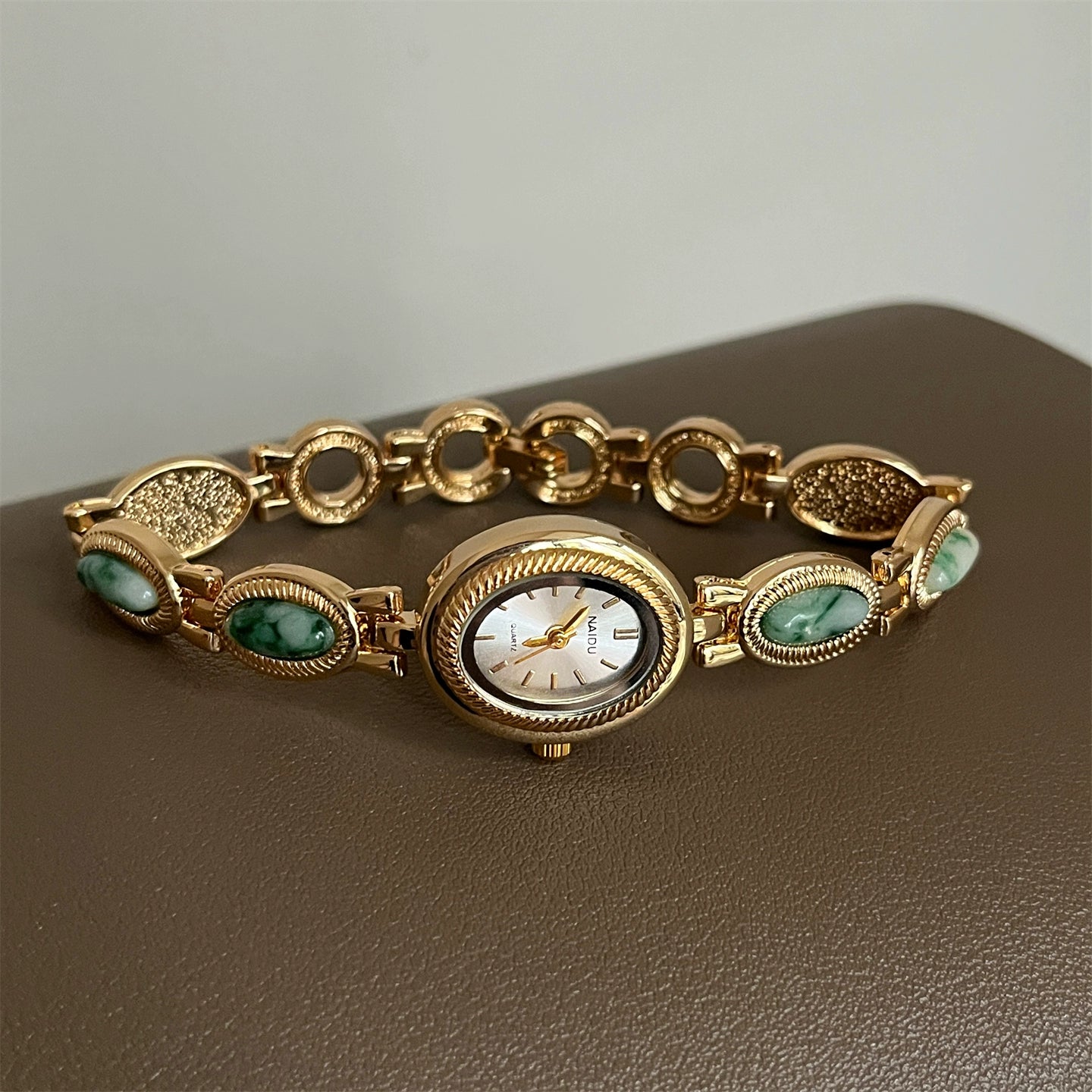 Leann Elegant Bracelet Watch - Turquoise Green Gold Frame White Face [L3OQSIFJ]