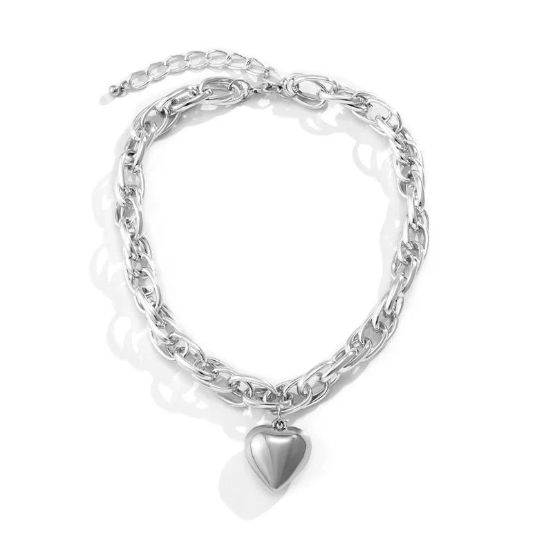 Collyns Chunky Heart Chain Necklace - Silver