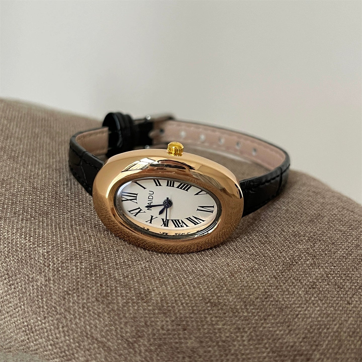 Elyzabeth Oval Retro Watch - Black Leather Gold Frame White Dial Full Roman [LOGESU9Z]