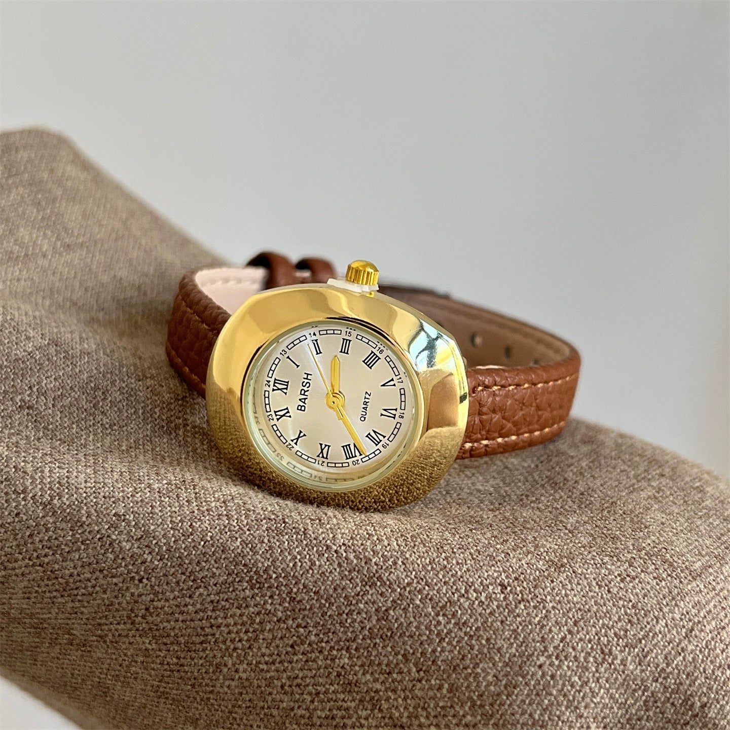 Destini Vintage Leather Watch - Brown Strap Gold Frame White Dial [0H6FSEYG]