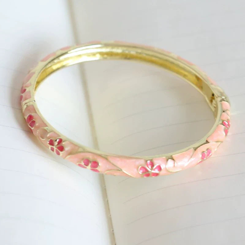 Lakelynn Delicate Floral Bangle - Apricot Pink