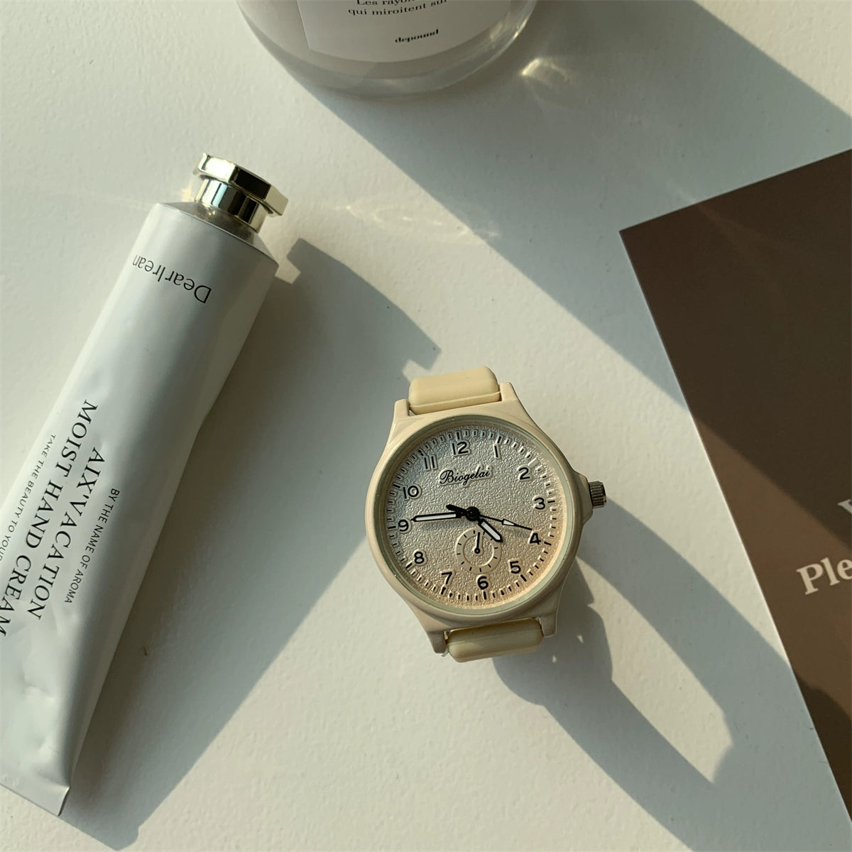Jaylie Luxe Square Dial Watch - Milk Tea (Baogelai Round Gradient Digital) [T4EQGE29]