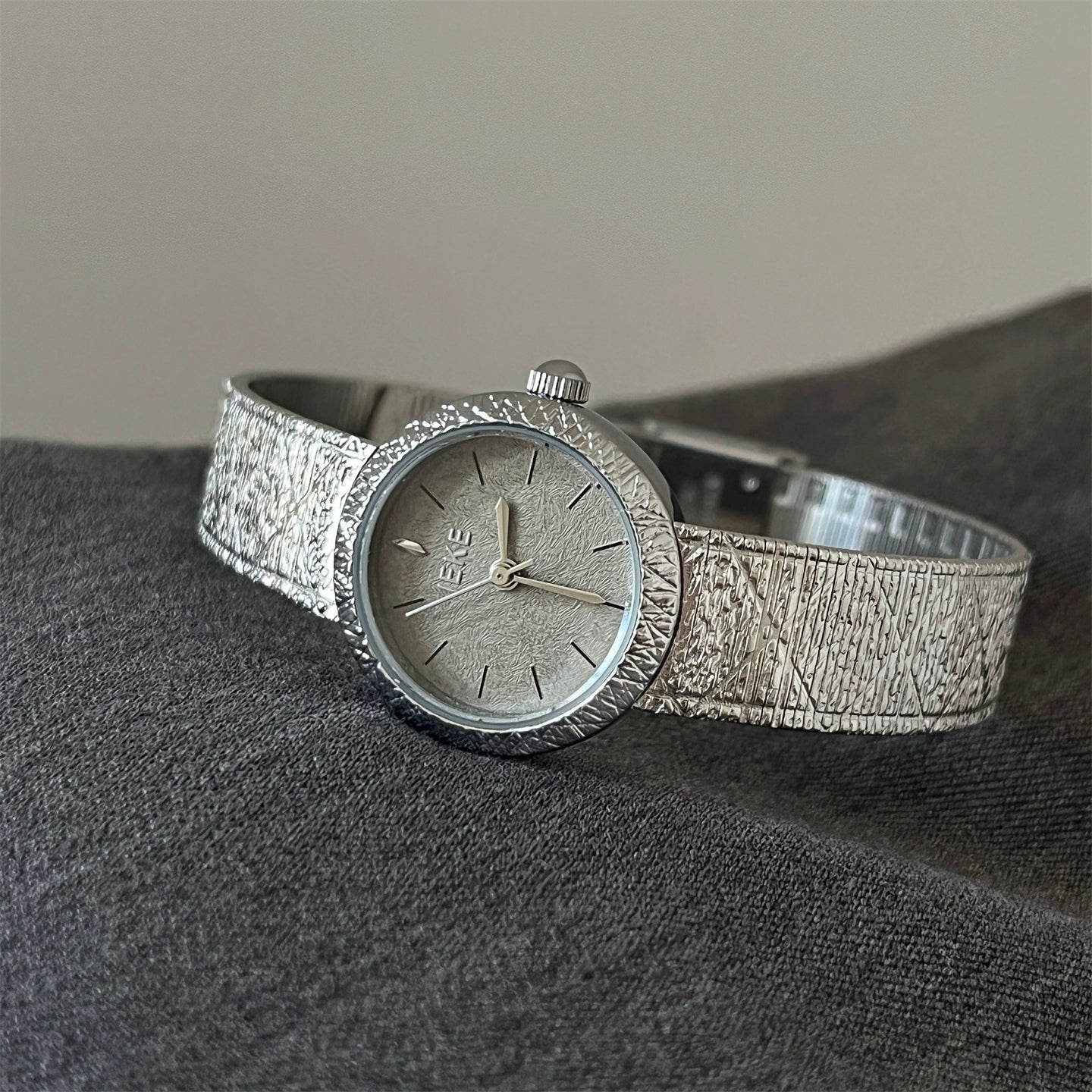 Laney Luxe Petite Watch - Silver Strap Grey Dial [FABNXT6E]
