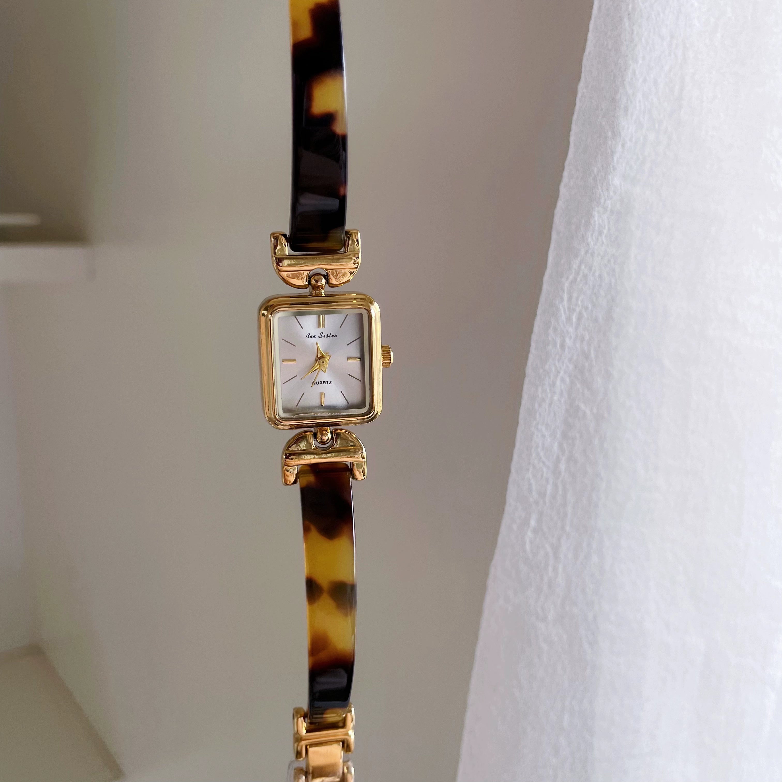 Raylee Amber Square Bracelet Watch - Amber [4R54Q3ST]