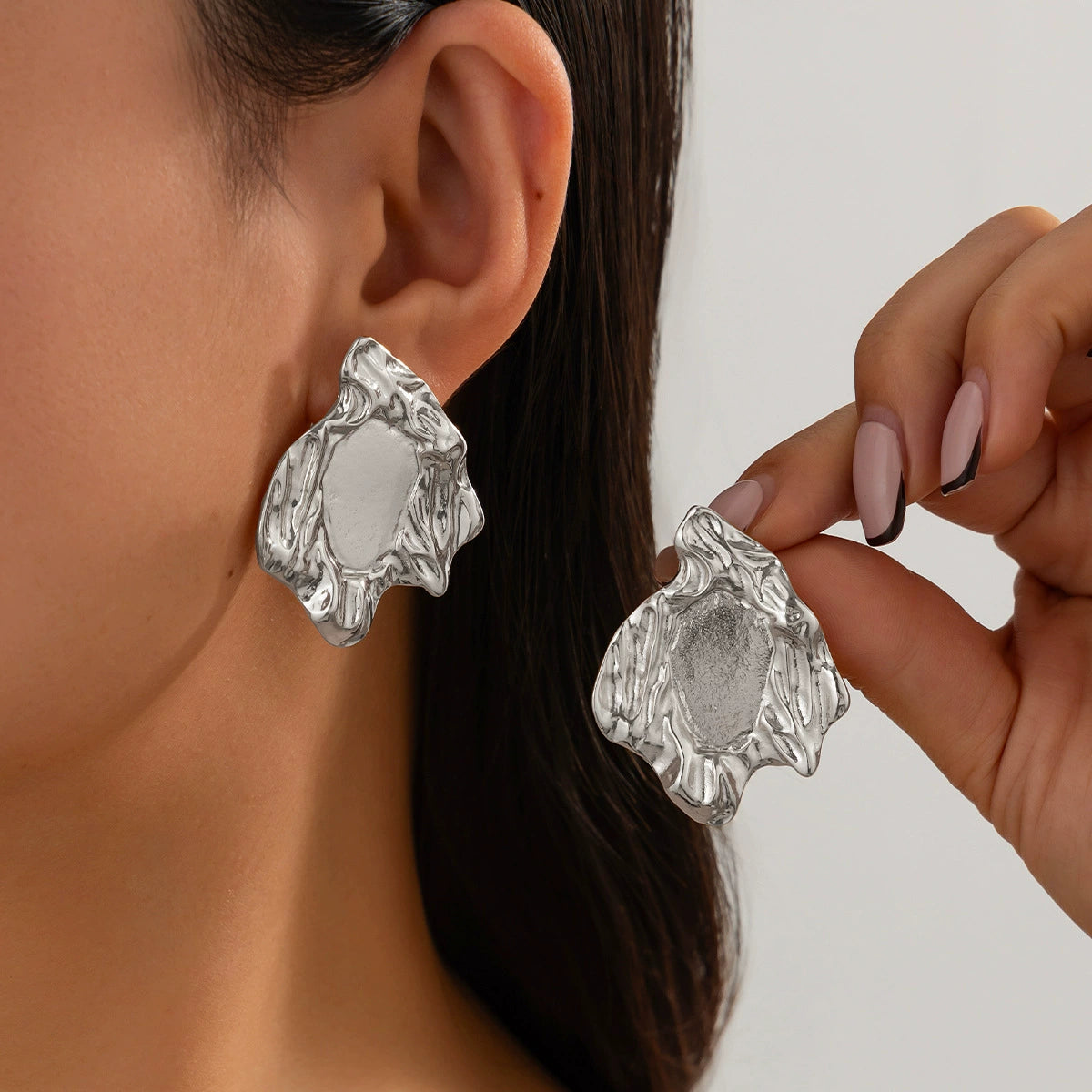Avelina Twisted Shell Earrings - 05 Silver [ITBPGH25]