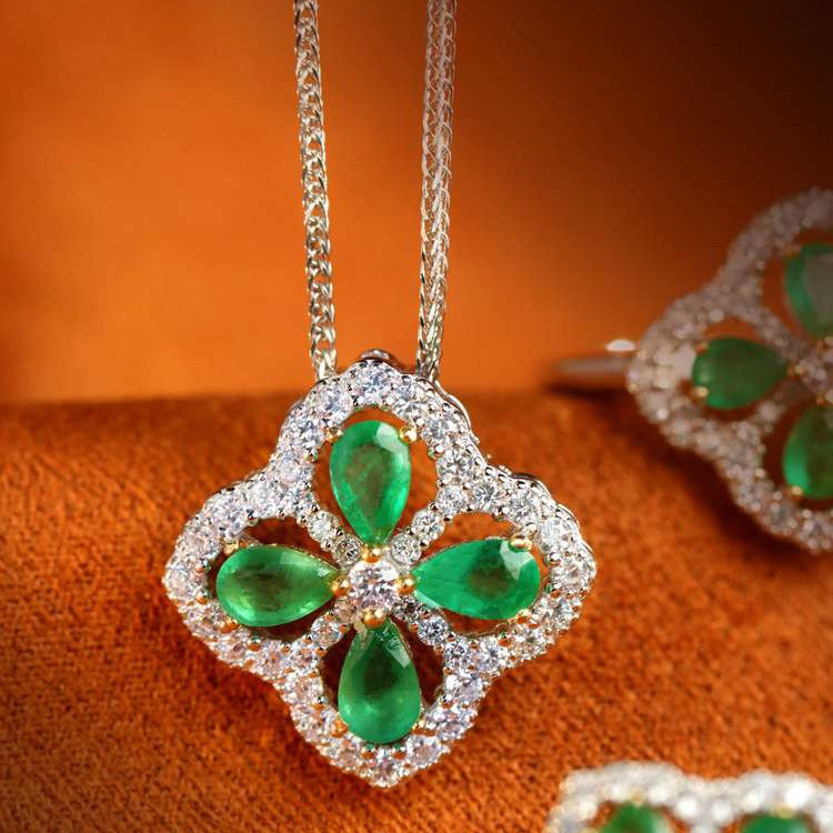 Marla Emerald Clover Set - Green Gemstone Pendant (Chain Not Included) [PAYQMMWT]