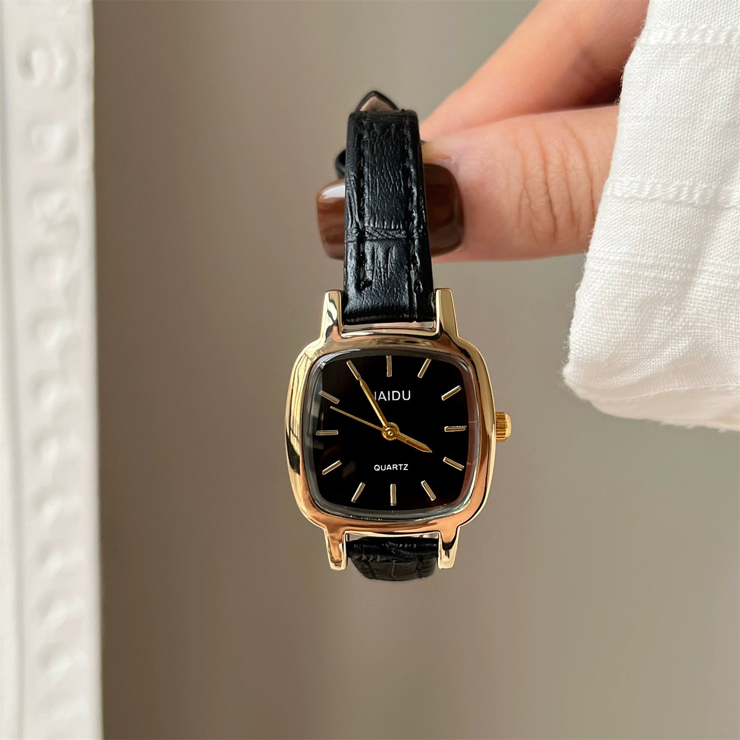Carly Retro Mesh Watch - Black Band Gold Frame Black Dial [RUXID0X3]