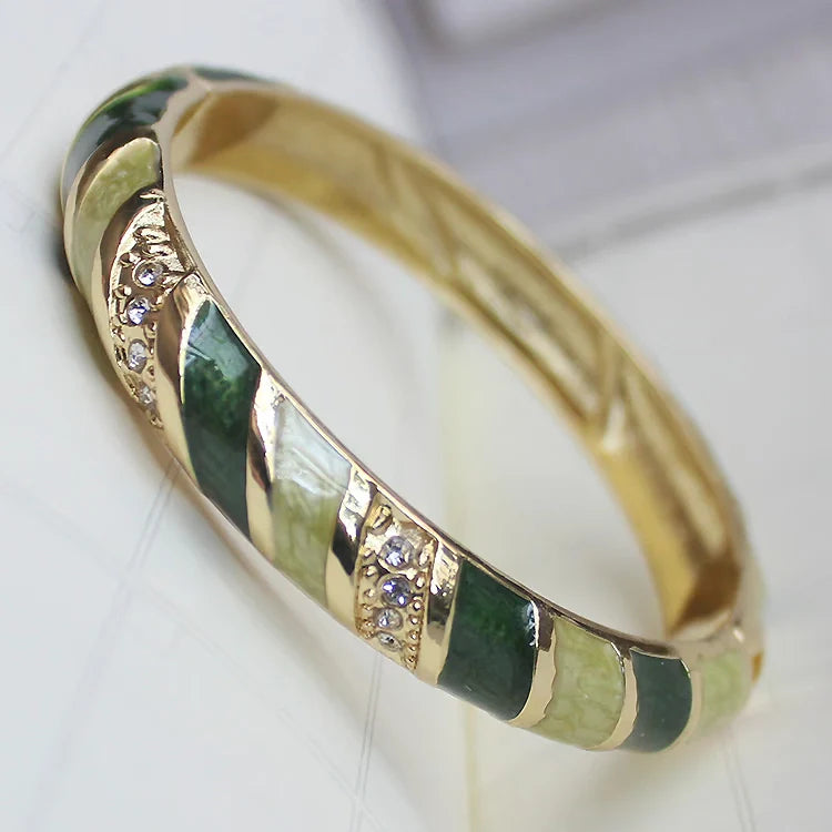 Amarachi Delicate Enamel Bracelet - Green Spiral
