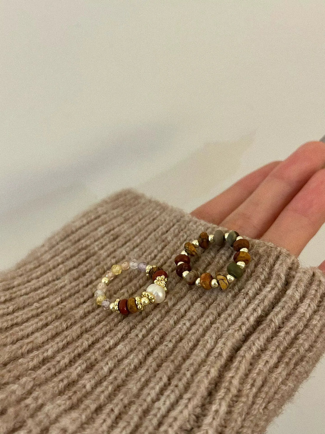 Yuritzi Star Stone Beaded Ring - White Elastic Ring