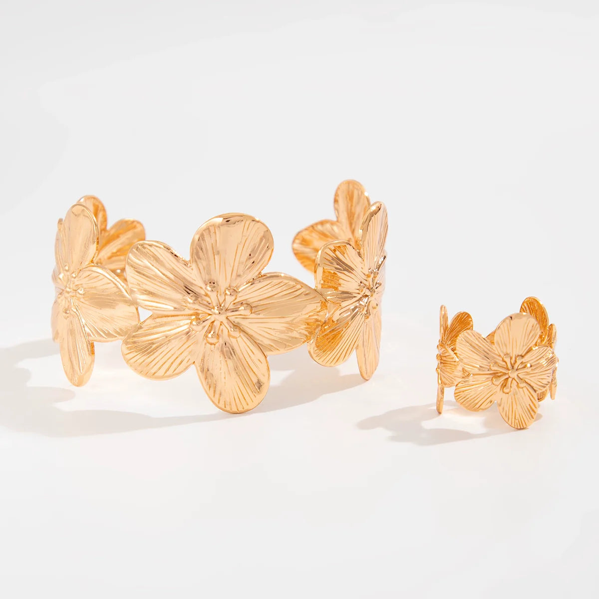 Chiamaka Bloom Ring Bracelet Set - Gold Flower