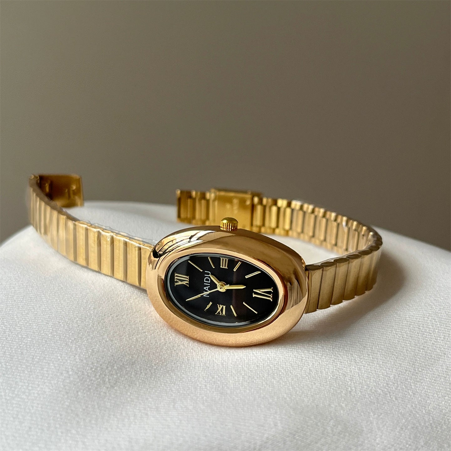 Elyzabeth Oval Retro Watch - Gold Bamboo Knot Half Roman Black Dial [WYVQRE7Q]