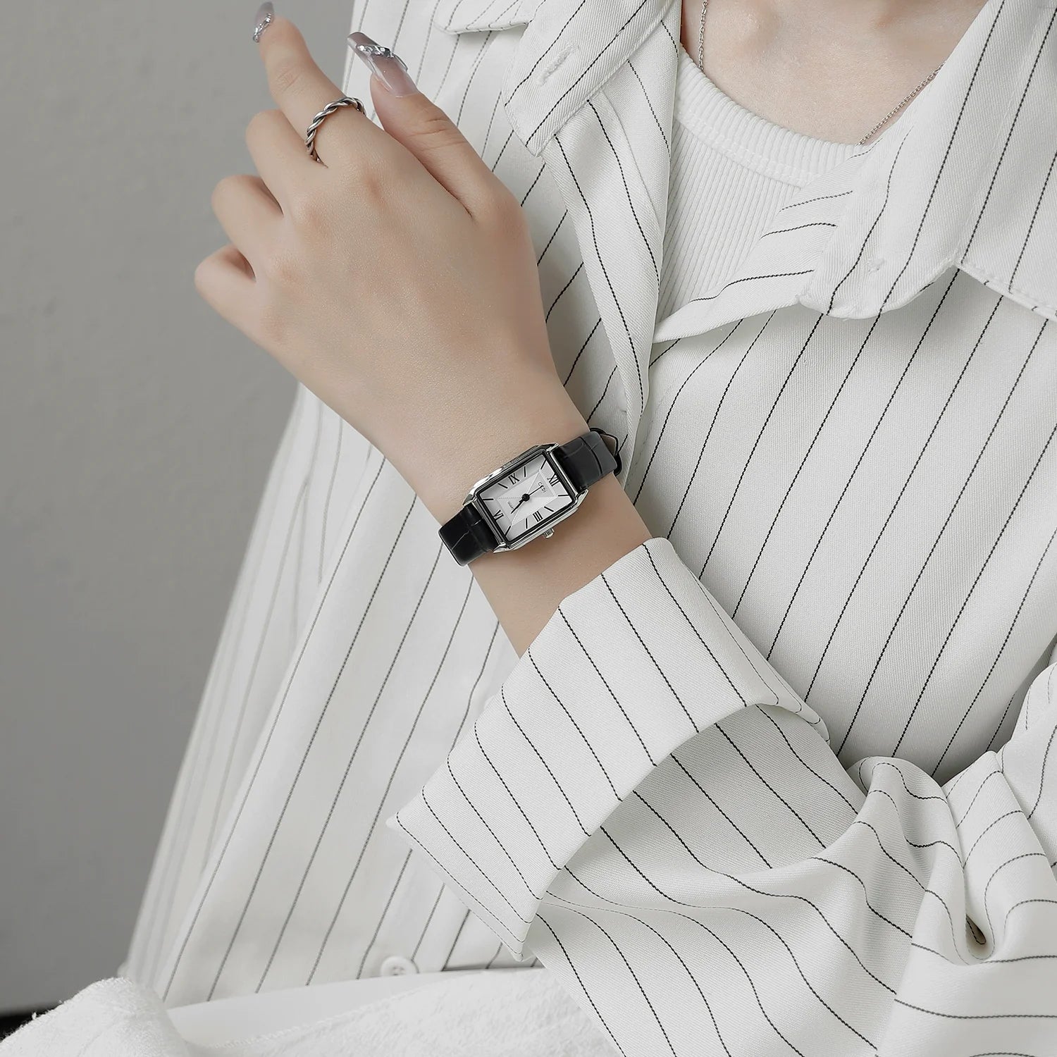 Kenzie Vintage Square Watch - Elegant Black