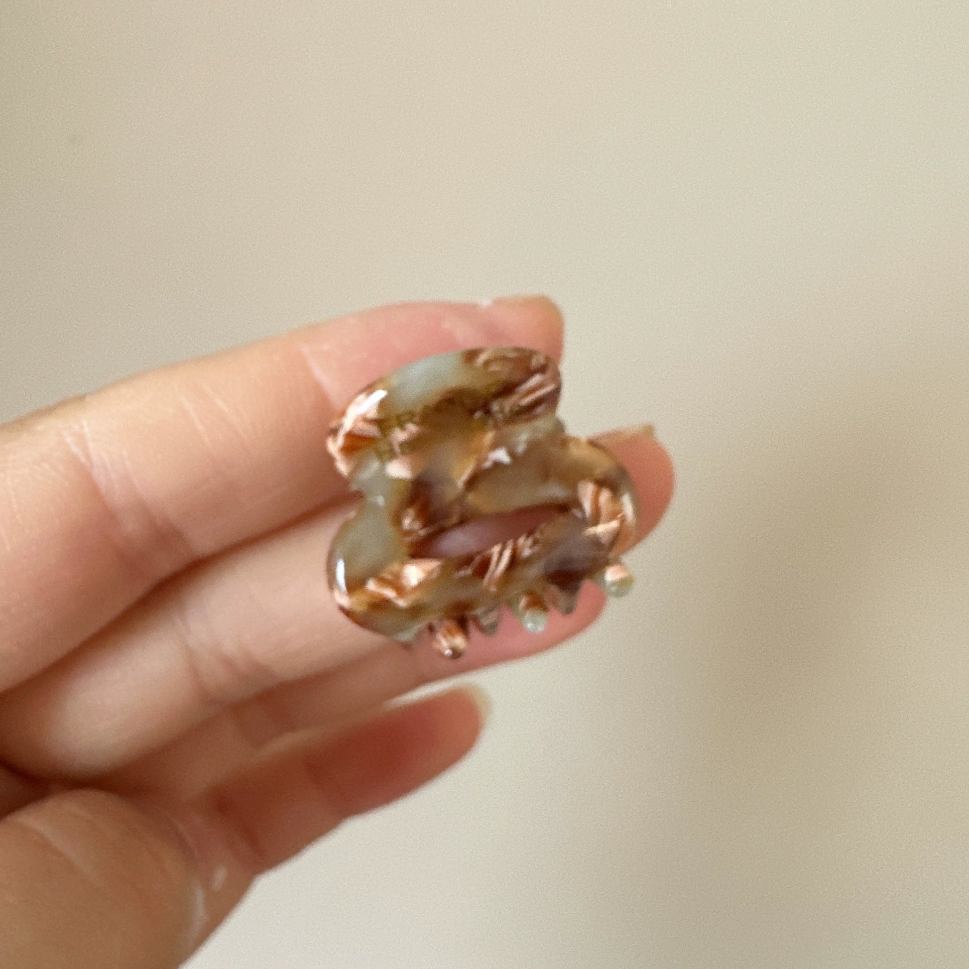 Keisy Pearl Mini Clip - Green Coffee [L4SUSB47]