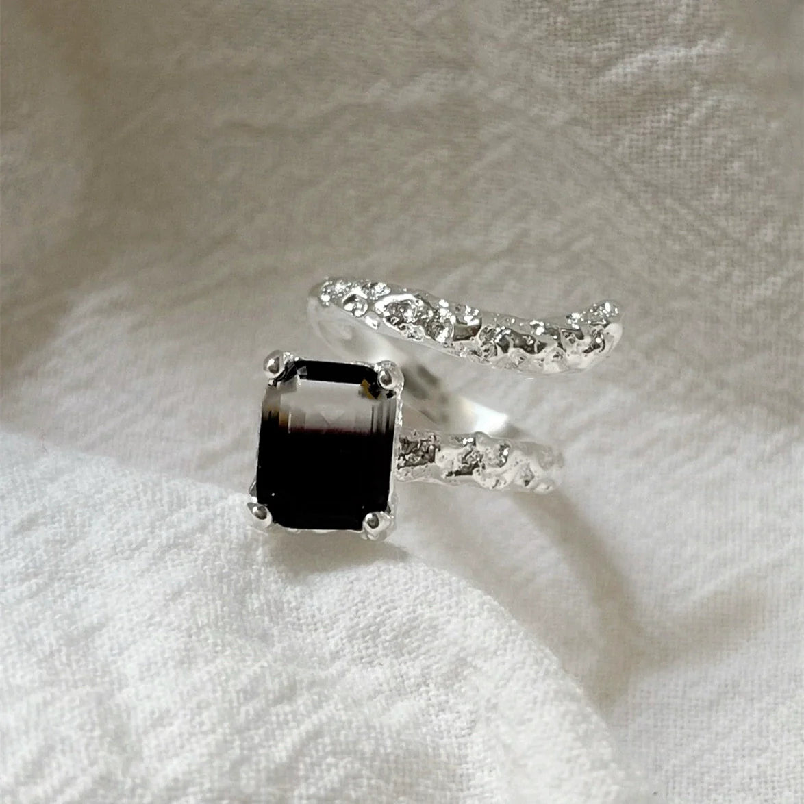 Nyomi Sculpted Titanium Ring - Silver Black Spiral