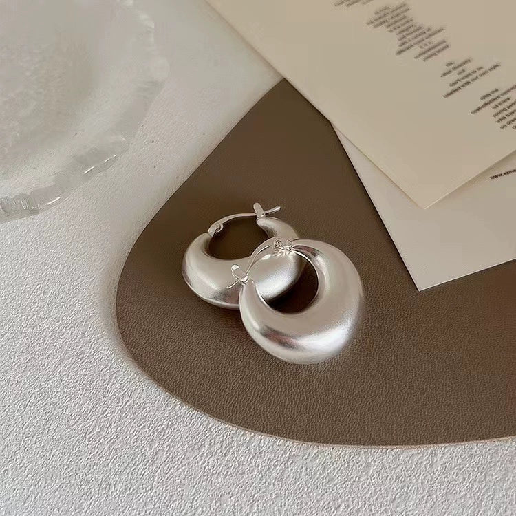 Amada Irregular Metal Earrings - Silver Puffy Round Metal