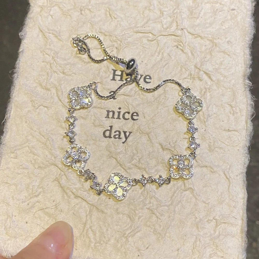 Dana Delicate Clover Bracelet - White Mother-of-Pearl Four-Leaf Zircon Bracelet [4QBAS4HH]